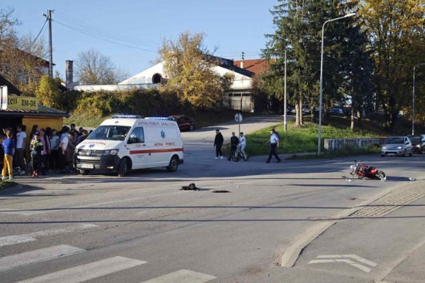 Motocikl oboren na kolovozu: Udes u Zalužanima, na terenu Hitna FOTO