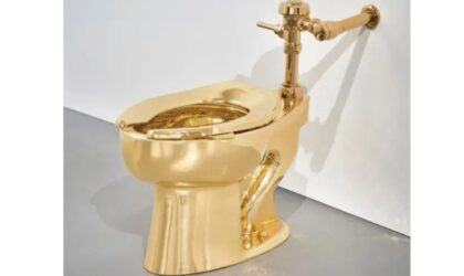 Aukcijska kuća prodaje zlatnu WC šolju: Početna cijena viša od osam miliona evra