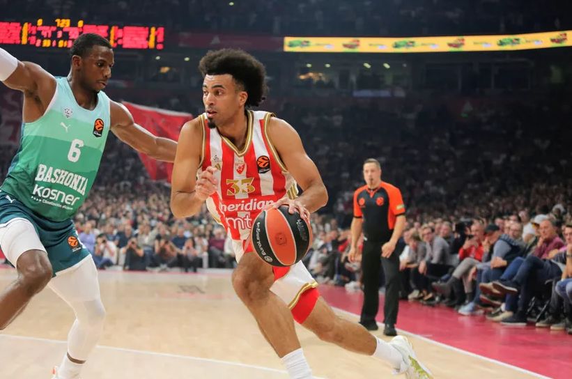 Zvezda razvalila Baskoniju! Saša Obradović izveo čudo na poluvremenu i uveo crveno-bijele u vrh Evrolige