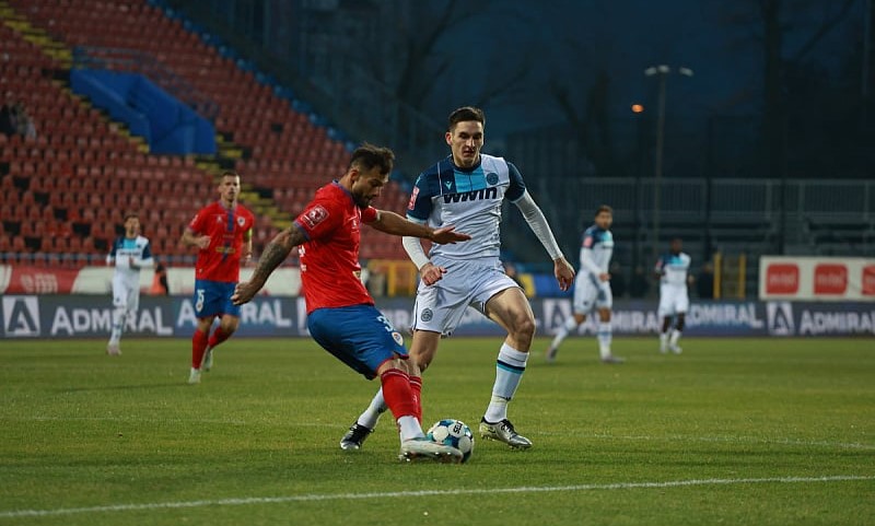 Poluvrijeme na Gradskom stadionu: Borac vodi protiv Željezničara