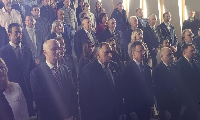 Počela svečanost u Banjaluci: Sijarto dobija titulu počasnog doktora