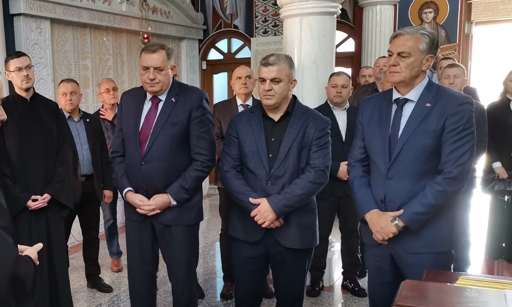Dodik i Karan u Tesliću: Posjetili parohijski dom i prošetali gradom FOTO