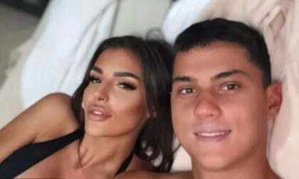 Ena i Pejin sin objavili fotku iz kreveta: Razlika u godinama više nego očigledna