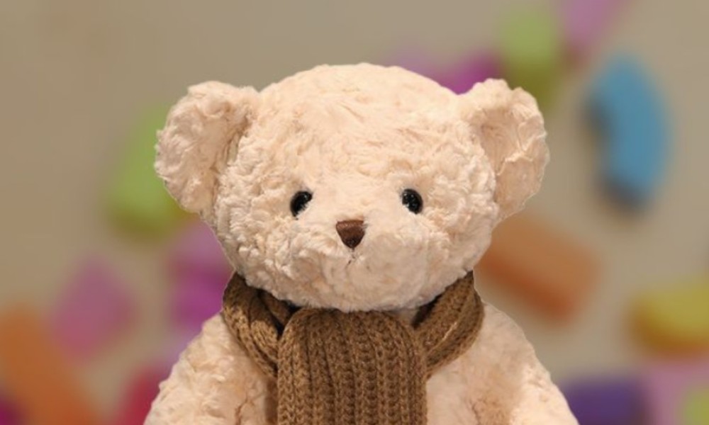 Sa djecom razgovara o odnosu: Iz prodaje povučen plišani medvjed