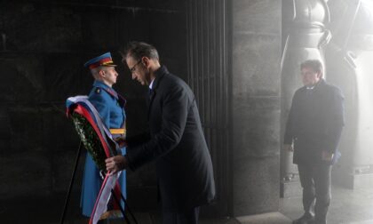 Dan primirja: Macut položio vijenac na Spomenik neznanom junaku na Avali