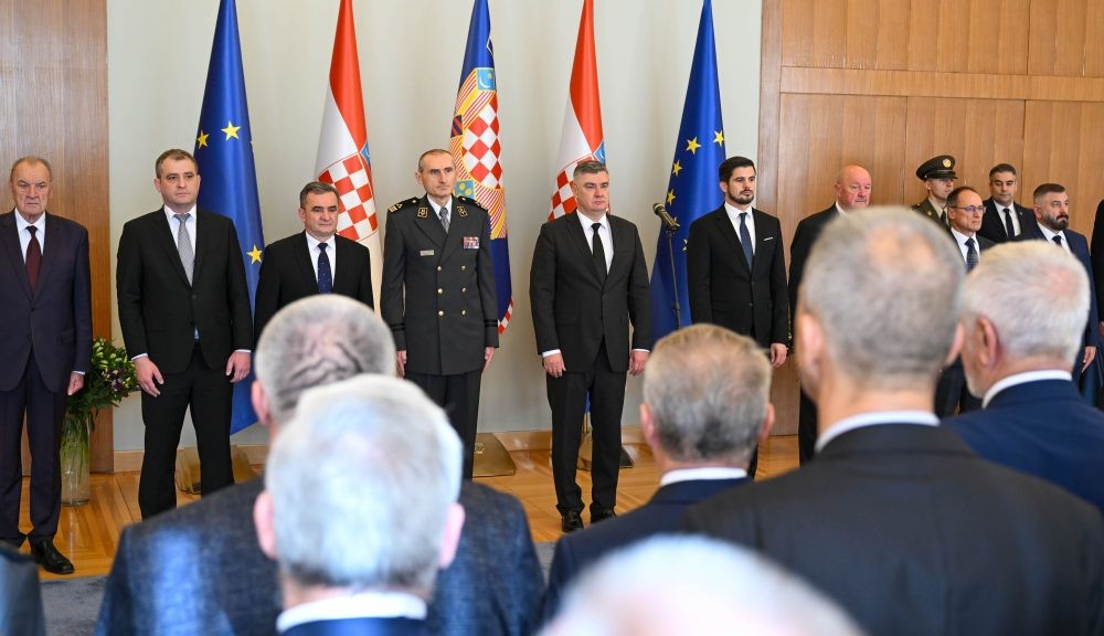 Milanović uručio odlikovanja: “Oslobodili ste Hrvatsku i BiH”