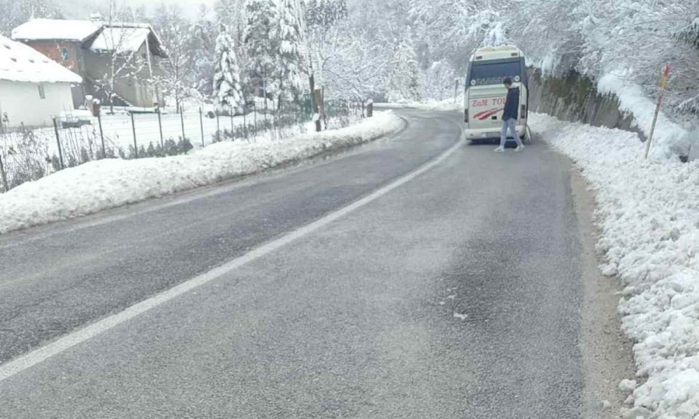 Pukao ili otpao točak? Drama  sa autobusom na relaciji Banjaluka – Foča