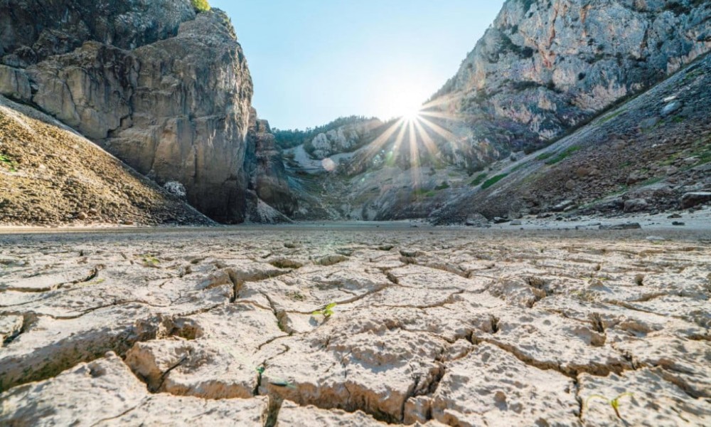 Objavljen nevjerovatan snimak: Modro jezero potpuno presušilo VIDEO
