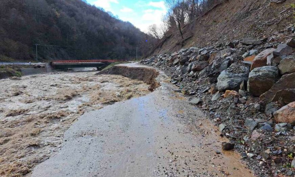 Ljudi do grada mogu samo šumskim putevima: Nagli porast vodostaja u ovom dijelu BiH