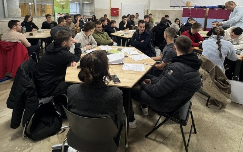 Počela Preduzetnička akademija mladih u Banjaluci: Prilika da razviju i predstave vlastite poslovne ideje