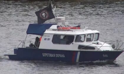 Provokacija ili skrivena poruka? Ruski brod na granici sa Estonijom podigao interesantnu zastavu