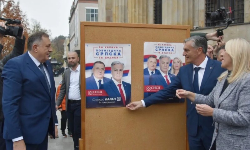 Stranka spremna: SNSD počeo kampanju lijepljenjem prvog plakata FOTO/VIDEO