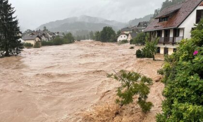 Slovenija na udaru snažnog nevremena: Poplave i odroni zbog obilne kiše VIDEO