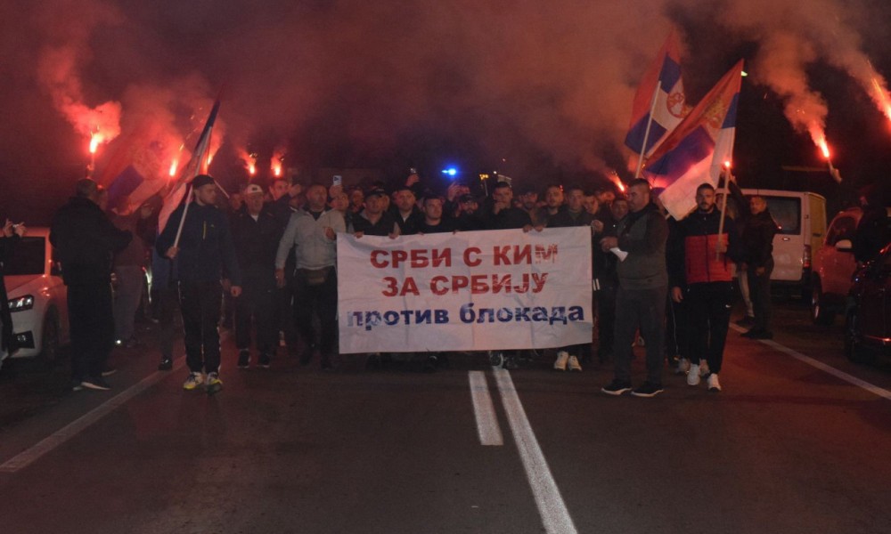 Pješače ka Novom Sadu: Više hiljada Beograđana dočekalo Srbe sa Kosmeta
