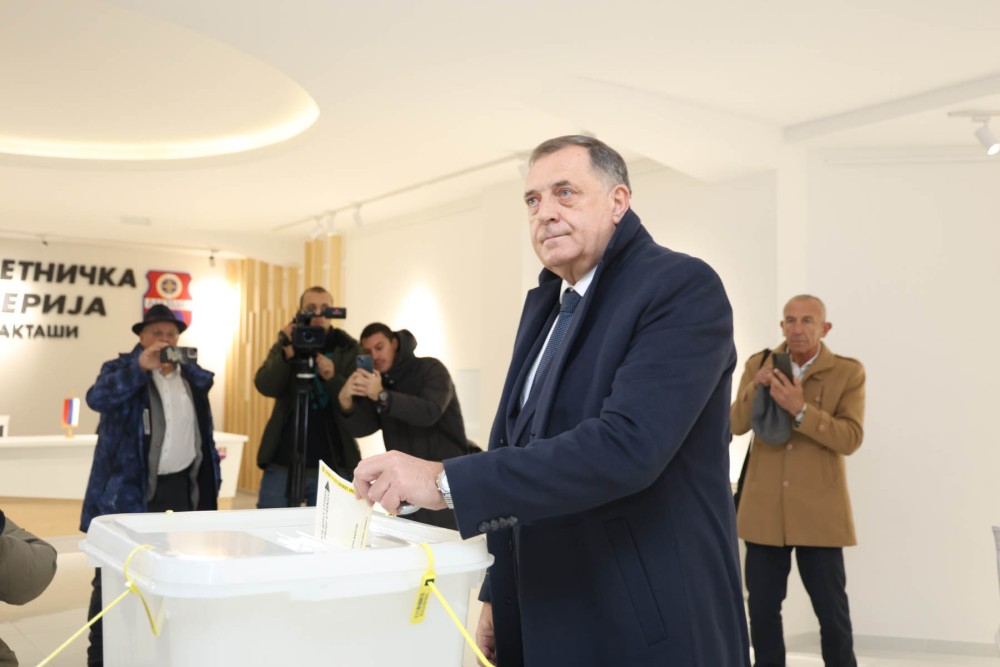 Dodik glasao u Laktašima: Izbori prilika da narod porazi Šmita