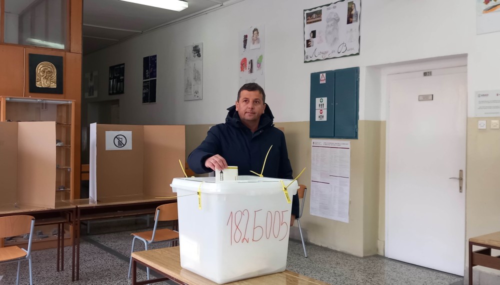 Vukanović glasao u Trebinju: Veća izlaznost daje veći legitimitet novom predsjedniku
