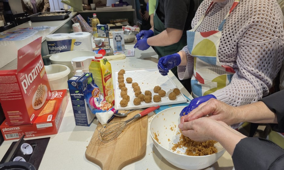 Ovako izgleda kuhinja koja se pamti: Tropic i Nova generacija uljepšali dan malim kuvarima FOTO/VIDEO