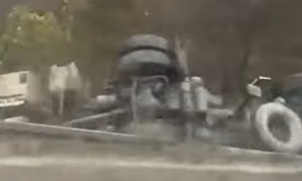 Nesreća u BiH! Kamion se prevrnuo i sletio sa puta VIDEO