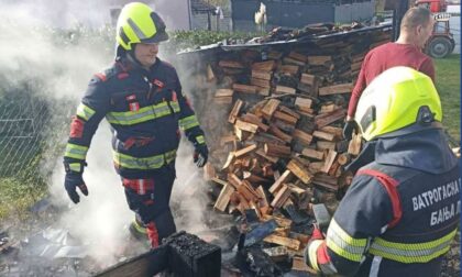 Vikend pun posla za banjalučke vatrogasce: Gasili požar, uklanjali grane FOTO