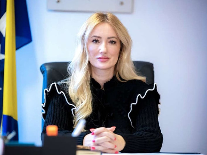 Unakazila pacijenticu: Optužena nesavjesna doktorica – kantonalna ministarka!