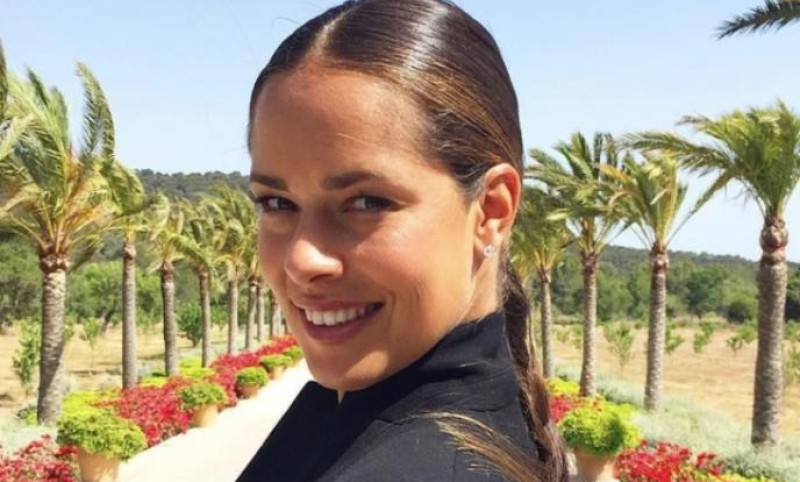 Božićna poruka Ane Ivanović: Čestitka uz česnicu i porodičnu trpezu FOTO