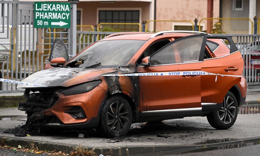 Burna noć u Zagrebu: Gorjeli automobili