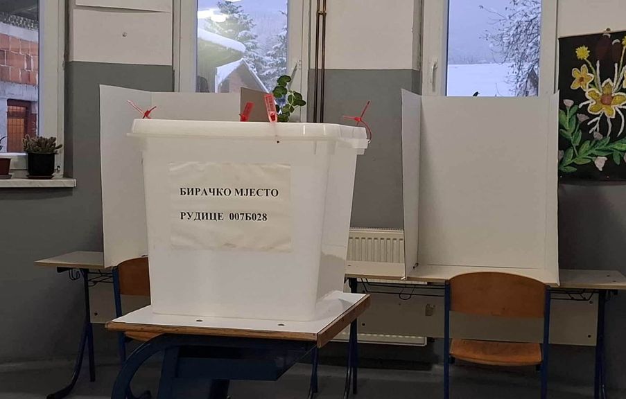 Problemi odmah u startu: Brojna biračka mjesta u Srpskoj bez struje, problemi i sa internetom