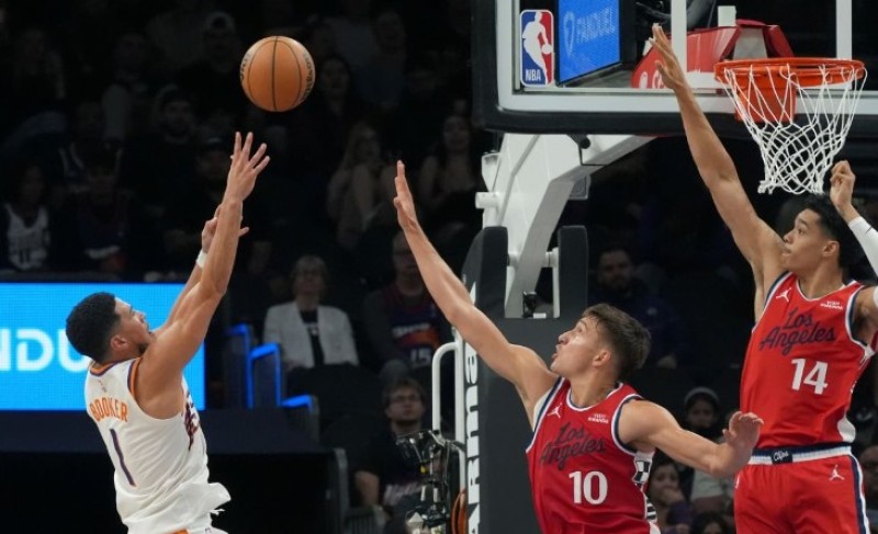 Jedini meč NBA lige koji se odigrao noćas: Bogdanović ubacio 12 poena u porazu Klipersa
