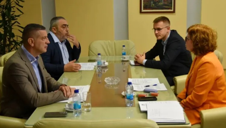 Povećava se i plata: Posebni kolektivni ugovor za radnike u javnoj upravi biće potpisan 5. januara