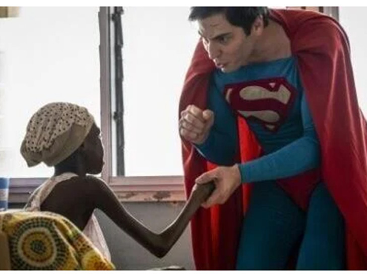 Mnogi mališani se nakon dugo vremena ponovo nasmijali: Dječiji superheroj obišao bolnicu