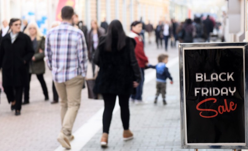 Crni petak “pojeo” 167 miliona KM! Srdić: Građani nasjeli na marketinške trikove trgovaca