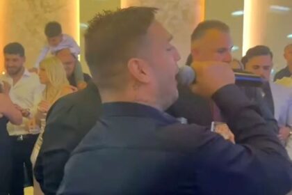 “Da li smo toliko očajni?”: Darko Lazić pjeva na lažnoj svadbi u Novom Sadu – ulaz 70 evra, sve uključeno u cijenu