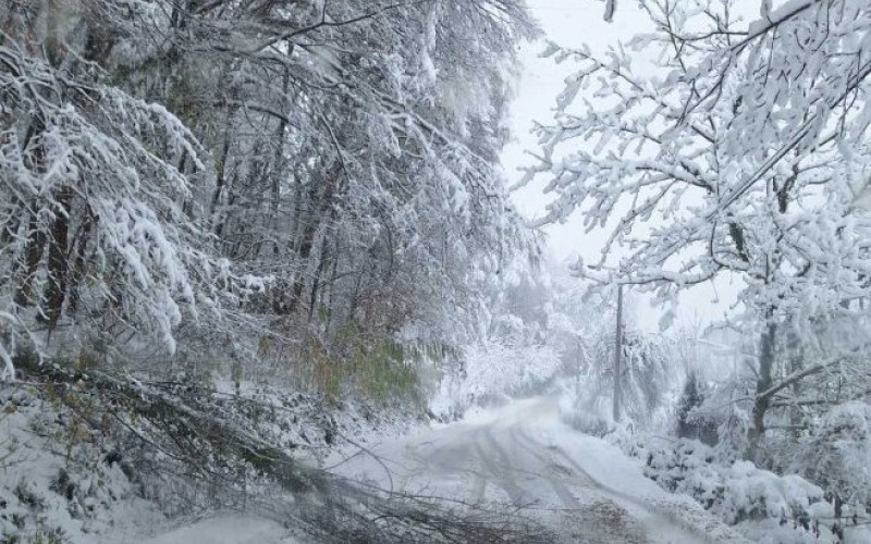 Snijeg “ugasio” struju: Najviše kvarova na području Bronzanog Majdana i Manjače