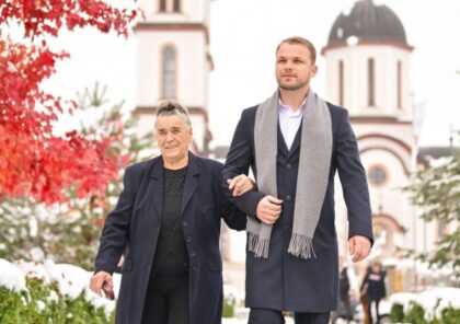 Stanivuković glasao sa bakom Gospavom: Glasanje na izborima dužnost i obaveza