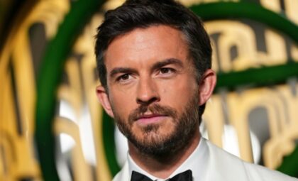 Velika čast! Engleski glumac Bejli proglašen najseksipilnijim muškarcem svijeta