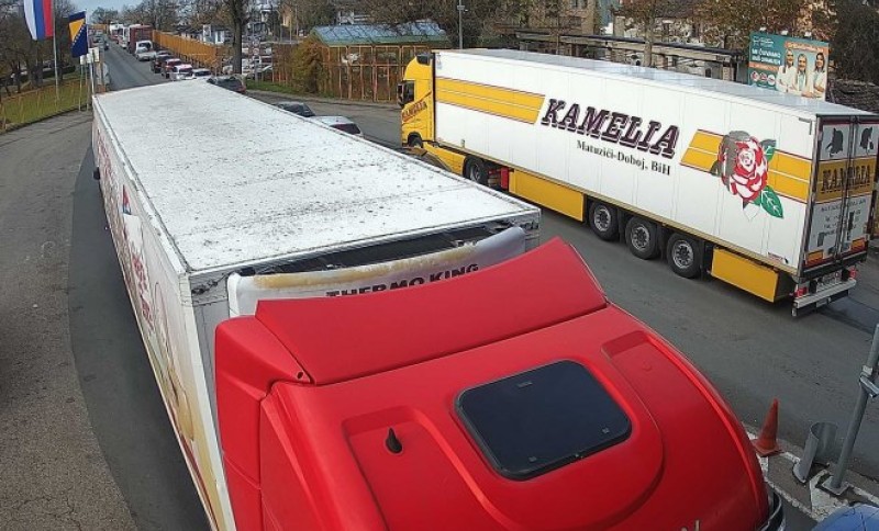 Vozači, oprez: Duže kolone vozila na ovom graničnom prelazu u oba smjera