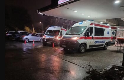 U sudaru automobila i autobusa poginuli muškarac i beba od 6 mjeseci