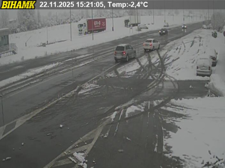 Saznajte kakvo je stanje na graničnim prelazima: Na jednom zabrana saobraćaja za teretna vozila