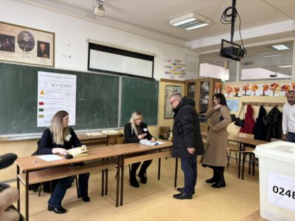 Radulović nakon glasanja: Današnji izbori važni za Republiku Srpsku