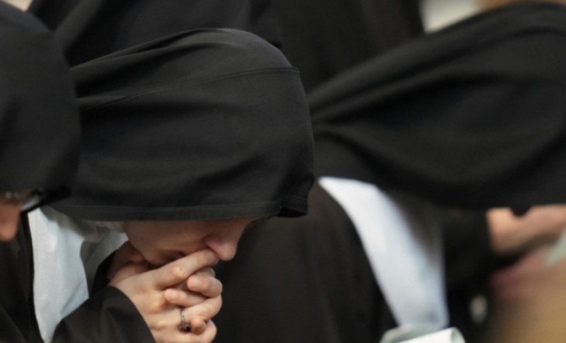 Pobunjene sestre! Tri odbjegle kaluđerice mogu da ostanu u manastiru pod jednim uslovom