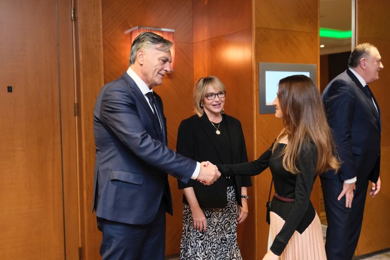 Karan na svečanom prijemu: U Budimpešti potvrđeno jačanje odnosa Srpske i Mađarske