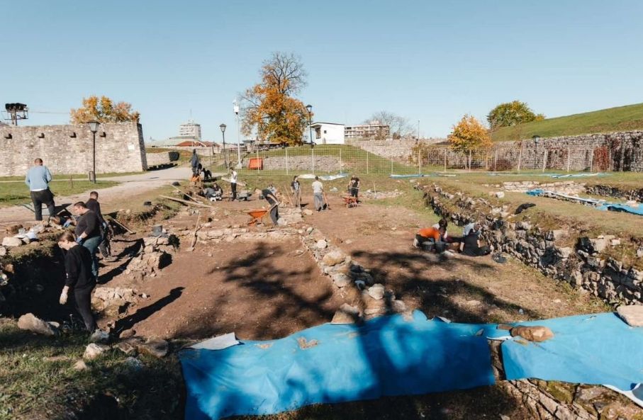Studenti istraživali tajne tvrđave Kastel: 12 skeleta, grnčarija i novi slojevi istorije