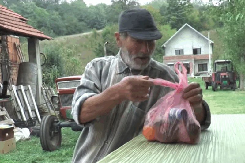 Milutin iz Srbije jede samo pokvarenu: Kaže da nikada nije bio zdraviji VIDEO