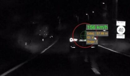 “Ludom” vožnjom se hvalio na internetu: Vozač BMW-a jurio 155 kilometara na čas gdje je ograničenje 60
