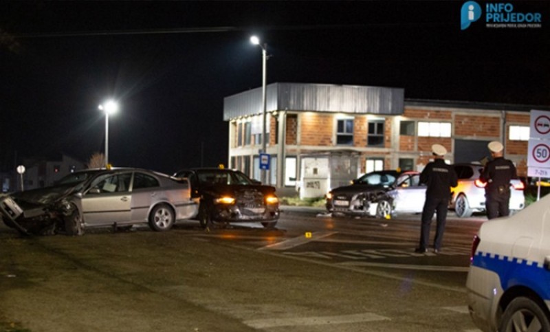 Četiri osobe povrijeđene! Težak sudar tri vozila na putu Prijedor – Banjaluka