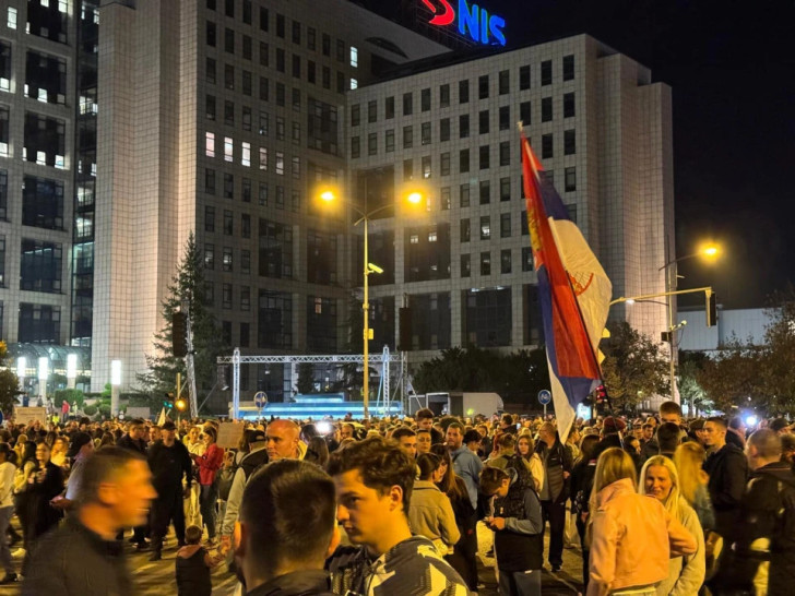 Protestne šetnje u Novom Sadu i Kragujevcu: „Preci su nam uzor“