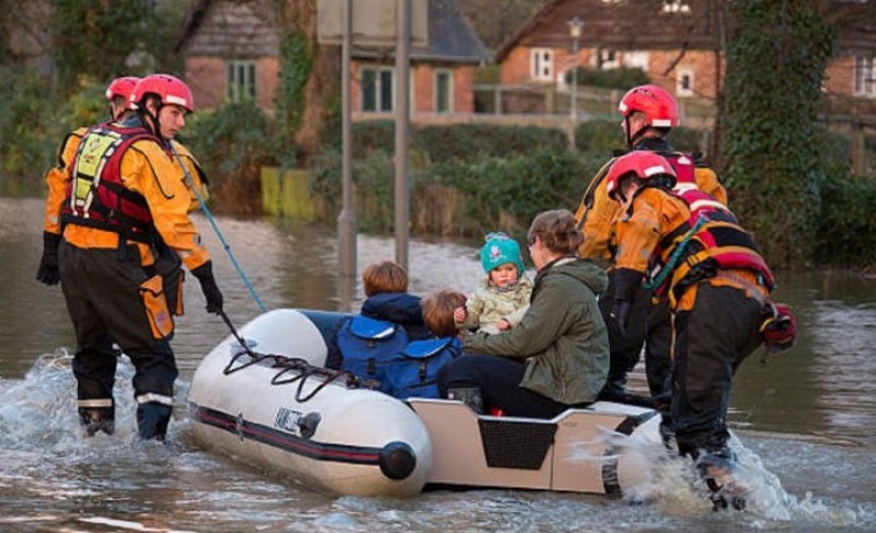 Drama kod Vranja: Spasili petoro djece i četiri odrasle osobe iz poplave