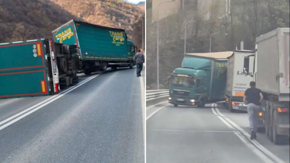 Prevrnula se prikolica kamiona: Saobraćaj u potpunosti obustavljen