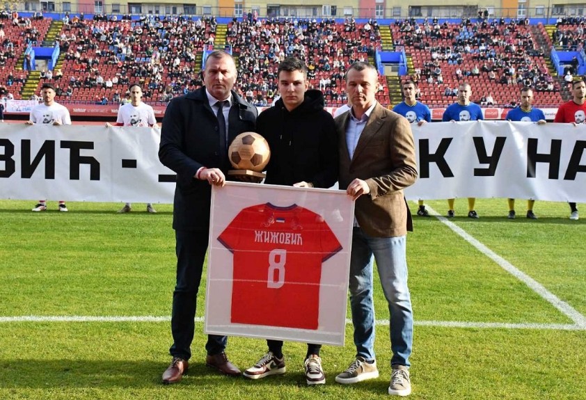 Bura emocija na Gradskom stadionu u Banjaluci: Borac i Radnički igrali za Mladena Žižovića VIDEO