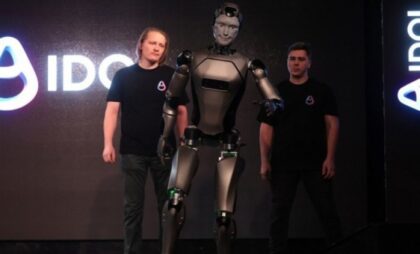 Predstavljen prvi ruski humanoidni robot: Srušio se tokom prezentacije VIDEO